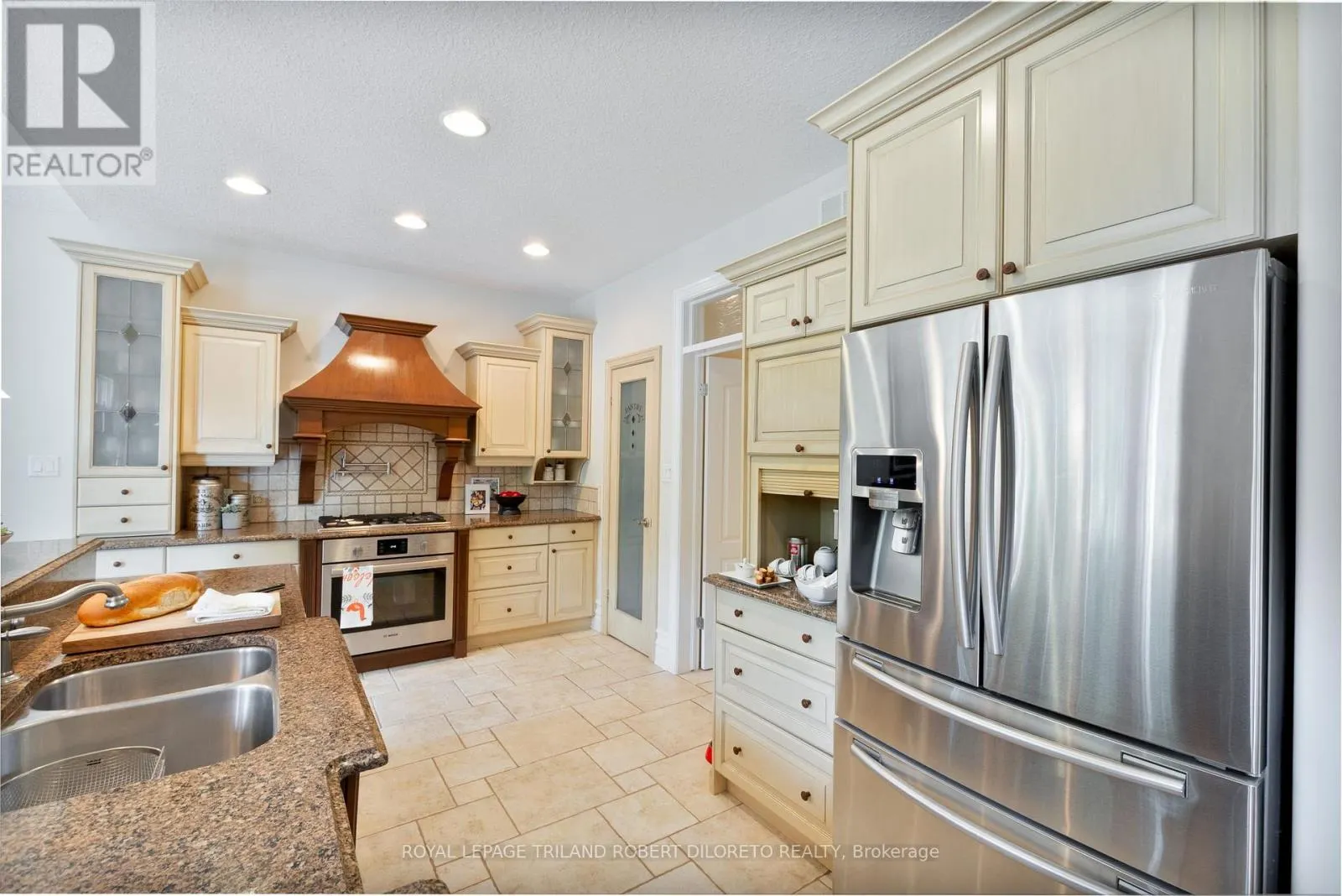 27 HOEFNAGELS CRESCENT