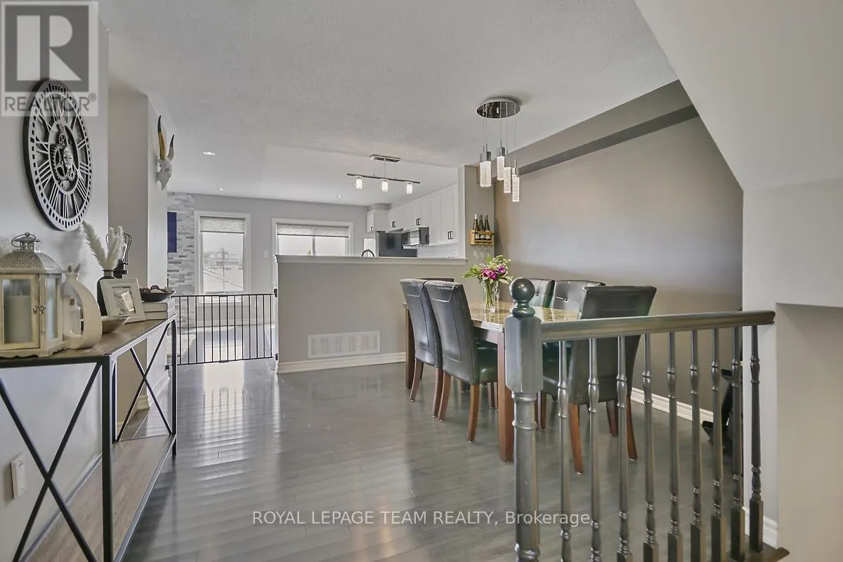 340 ASTELIA CRESCENT