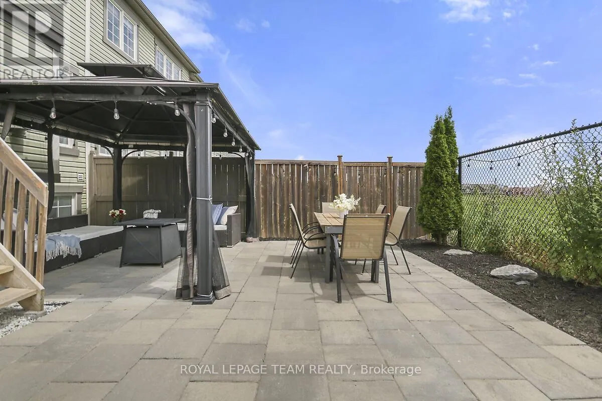 340 ASTELIA CRESCENT