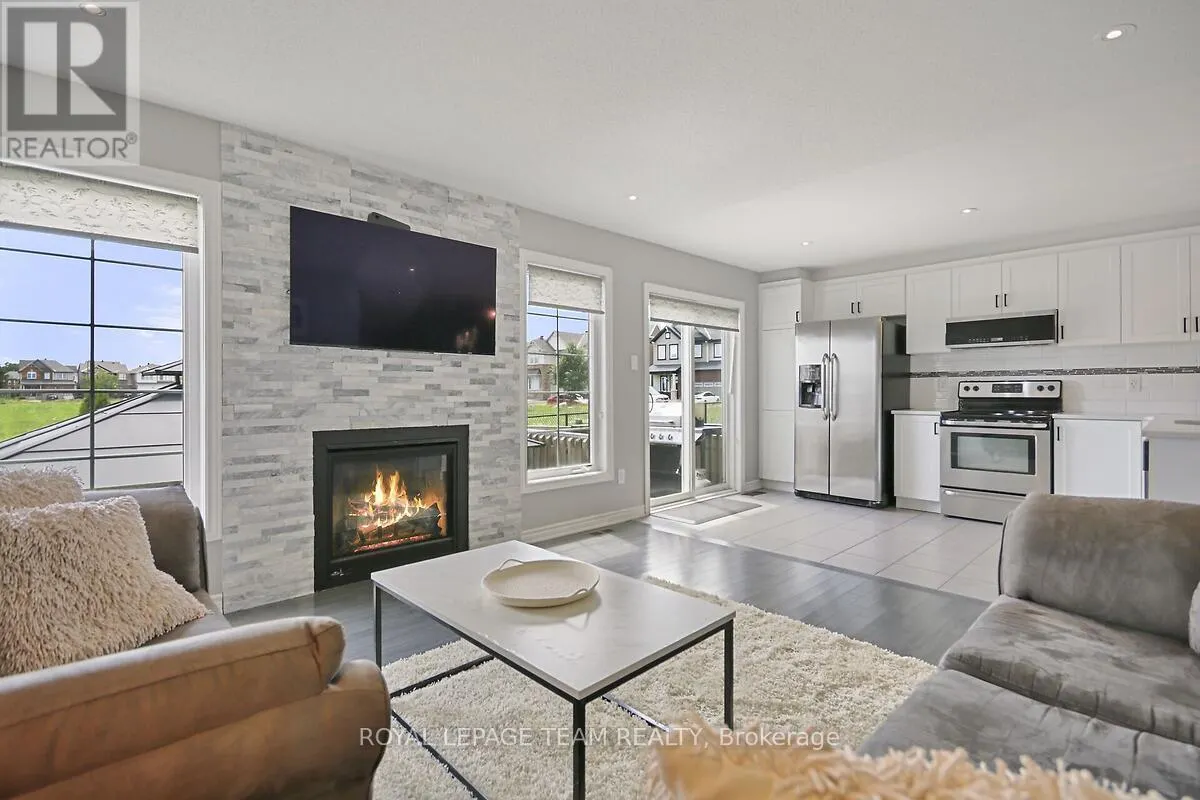 340 ASTELIA CRESCENT