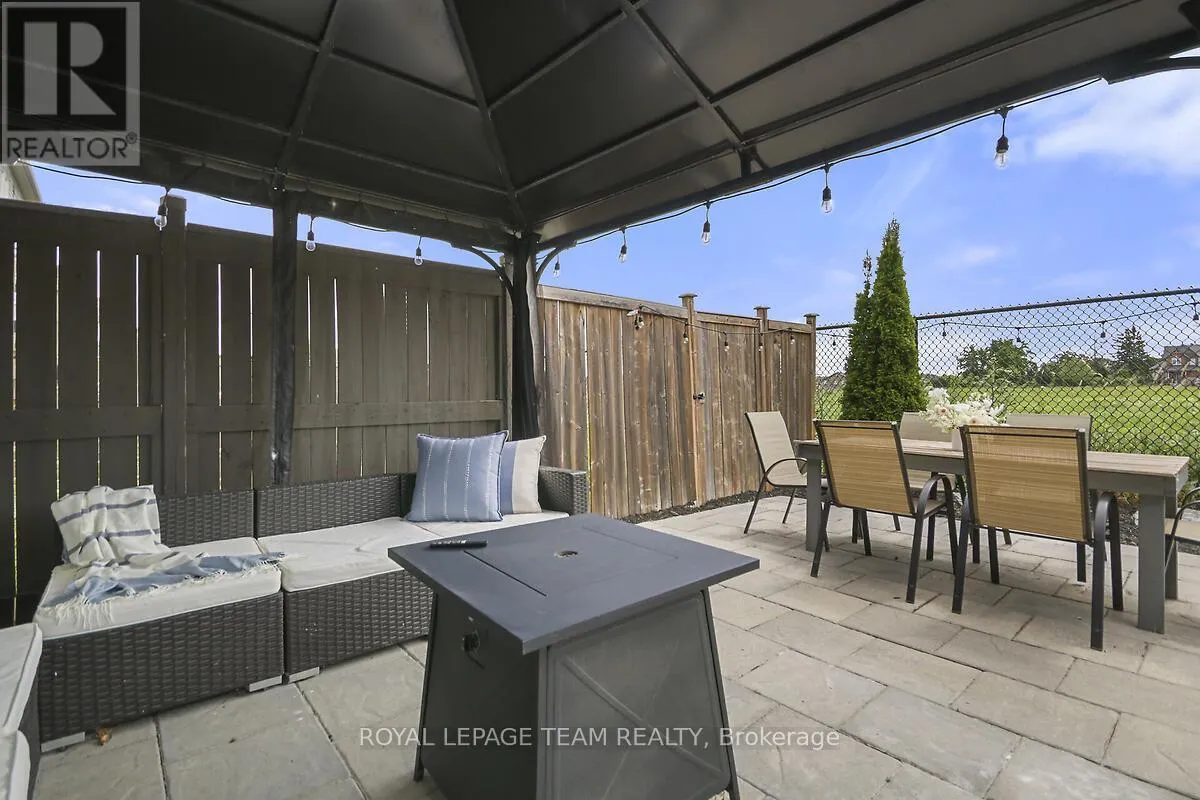 340 ASTELIA CRESCENT