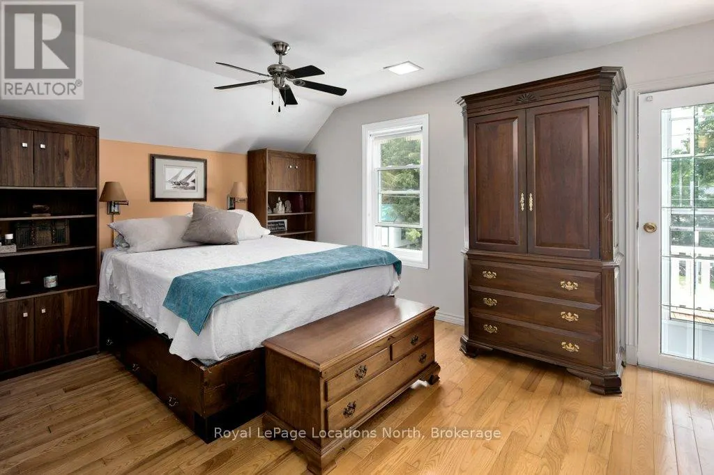 25 EDWIN STREET W