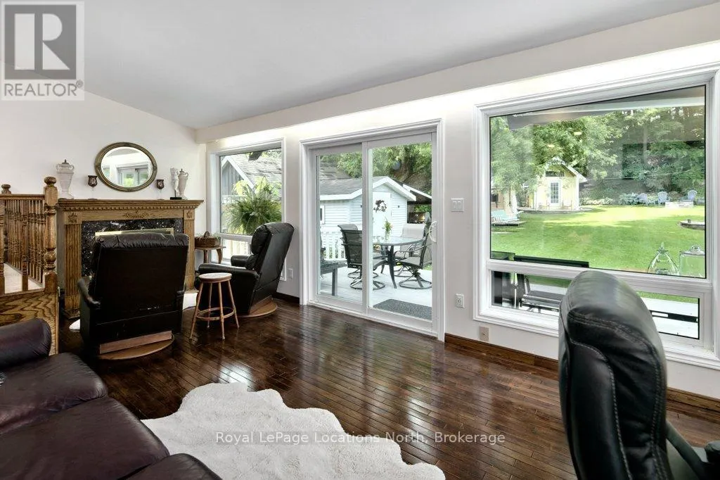 25 EDWIN STREET W