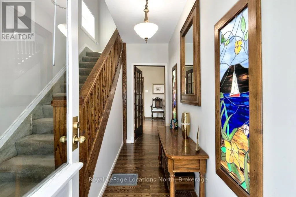 25 EDWIN STREET W