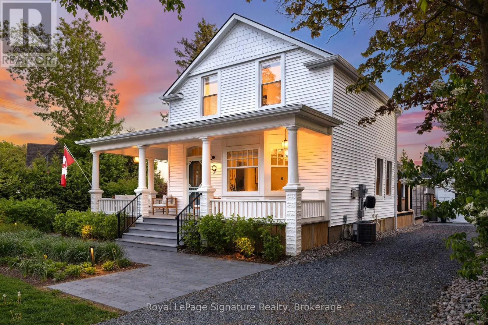 9 ALFRED STREET W
