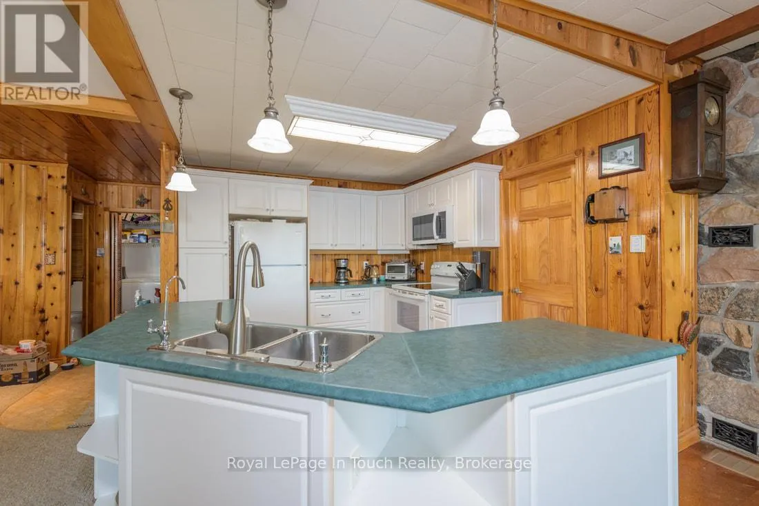 211 PICKEREL POINT ROAD