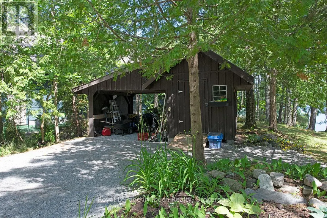 211 PICKEREL POINT ROAD