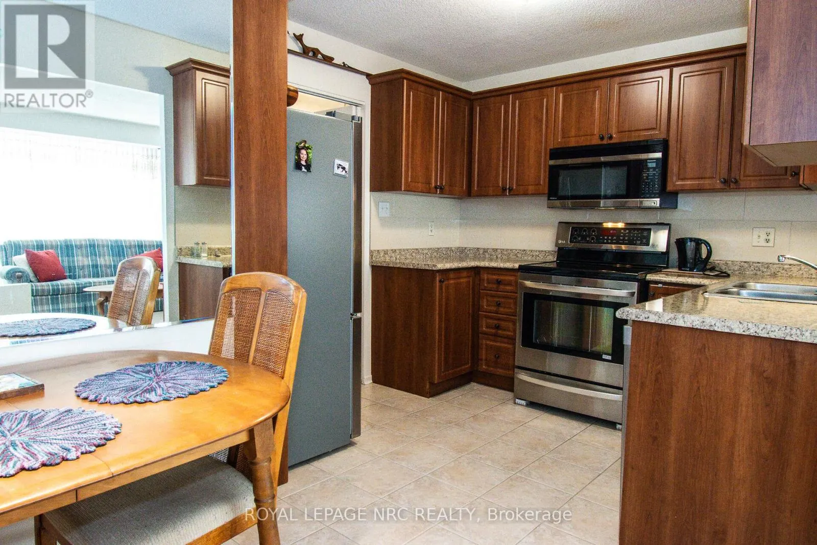 904 - 7 GALE CRESCENT, #904