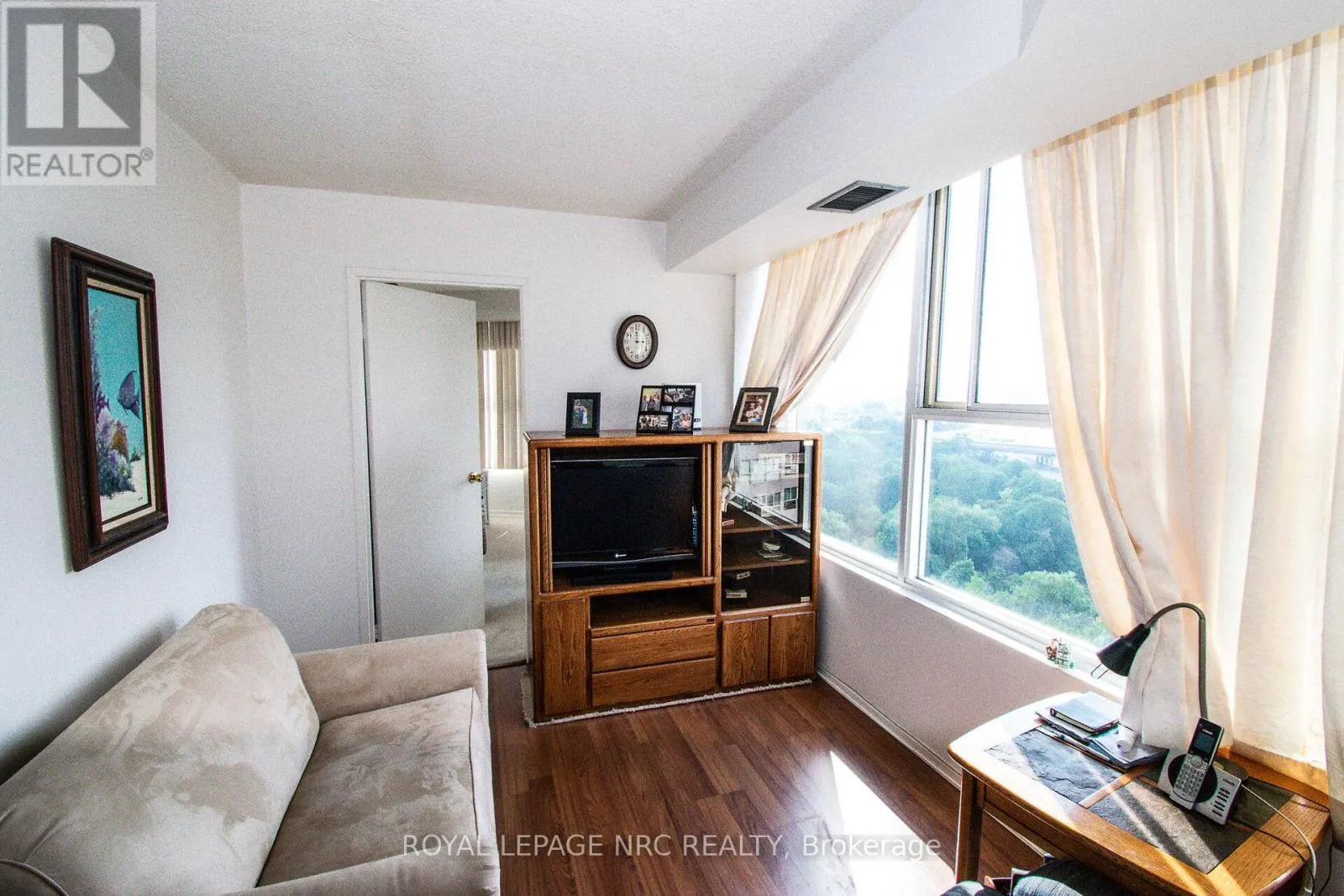 904 - 7 GALE CRESCENT, #904