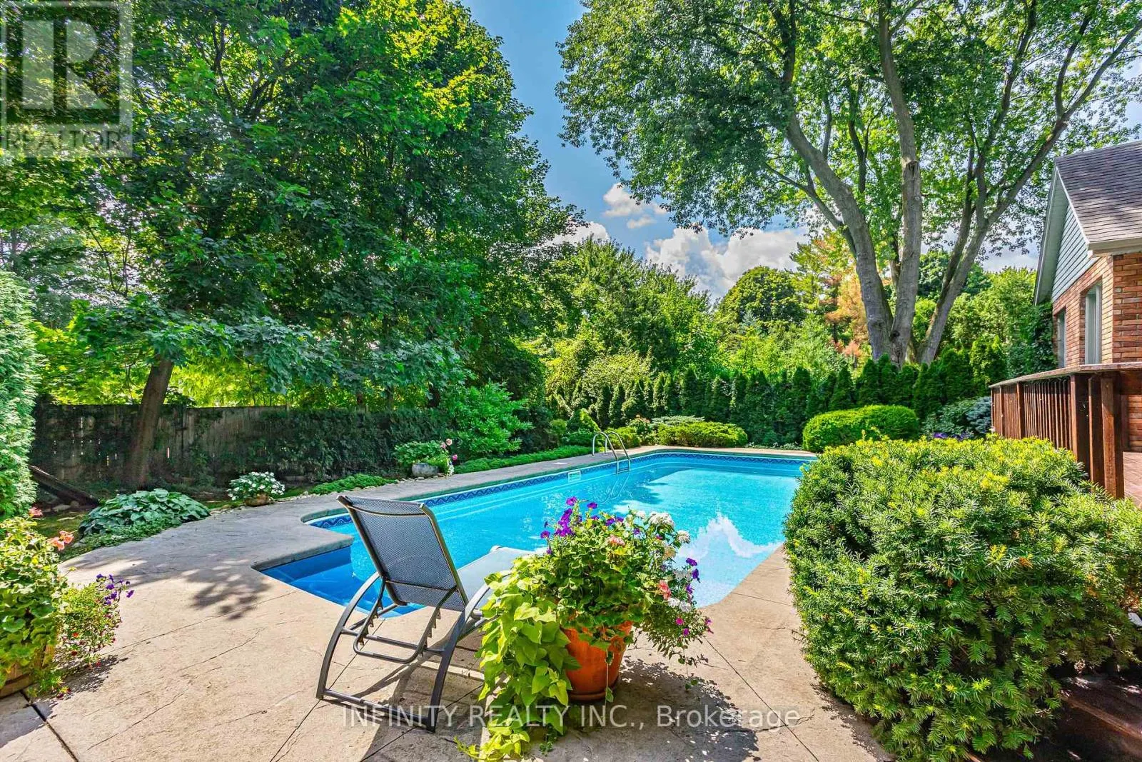 251 HUNT CLUB DRIVE