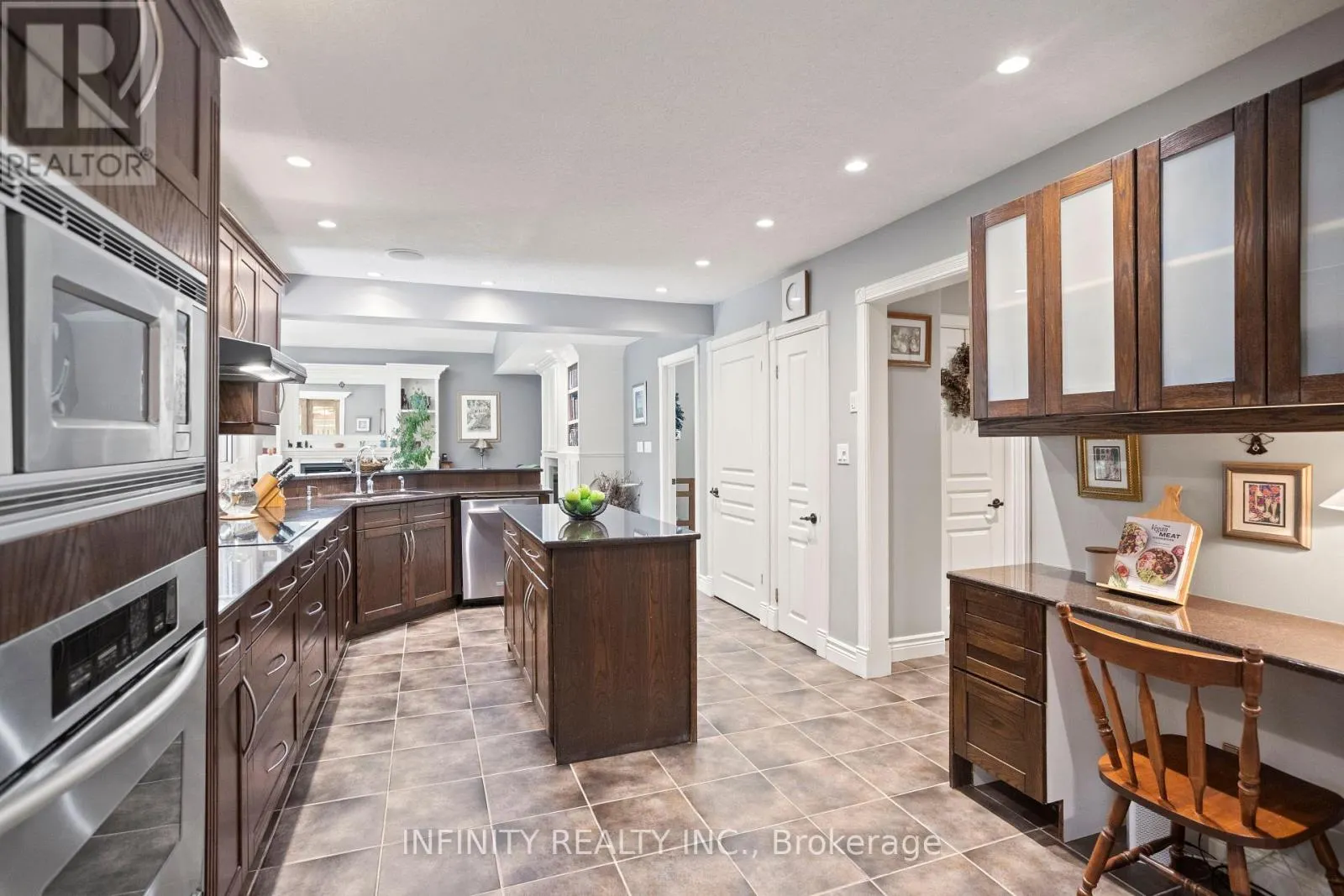 251 HUNT CLUB DRIVE