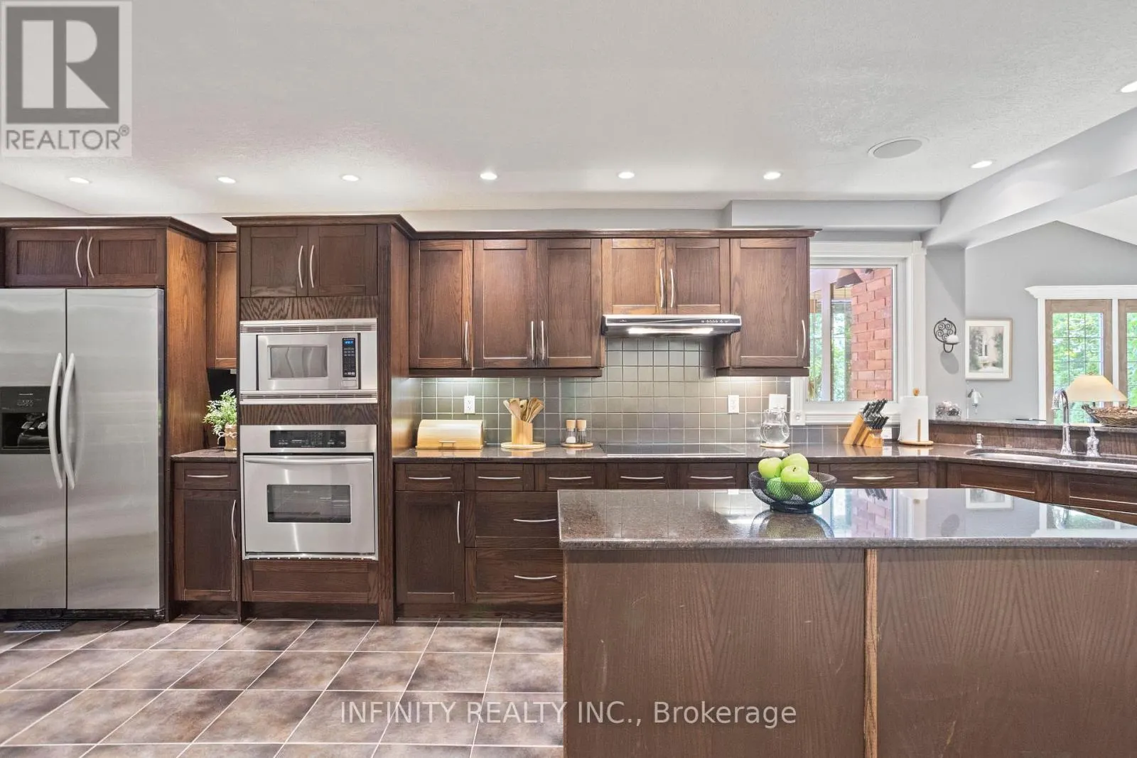 251 HUNT CLUB DRIVE