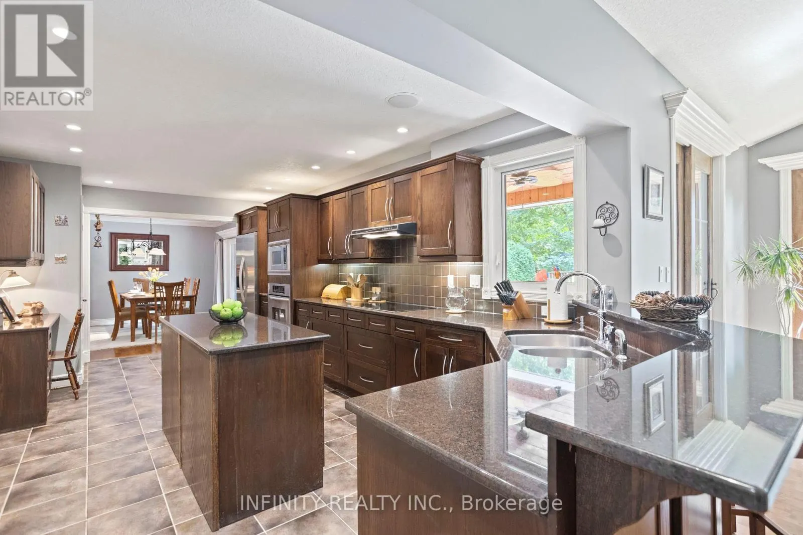 251 HUNT CLUB DRIVE