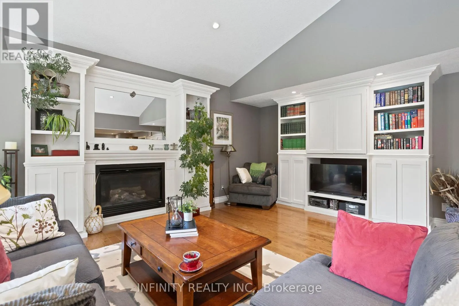 251 HUNT CLUB DRIVE