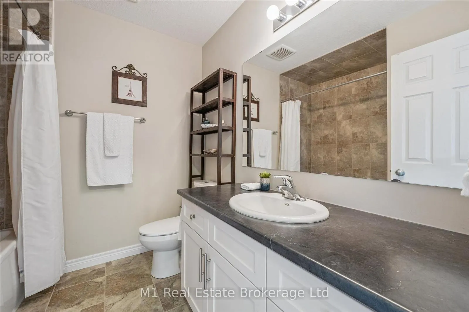 22 - 39 KAY CRESCENT, #22