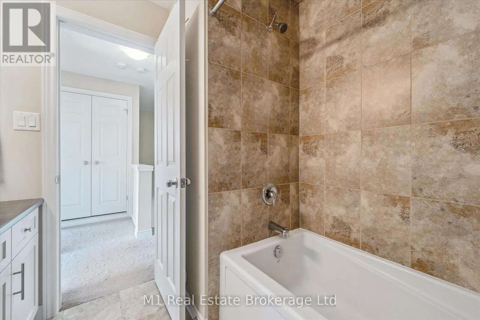 22 - 39 KAY CRESCENT, #22