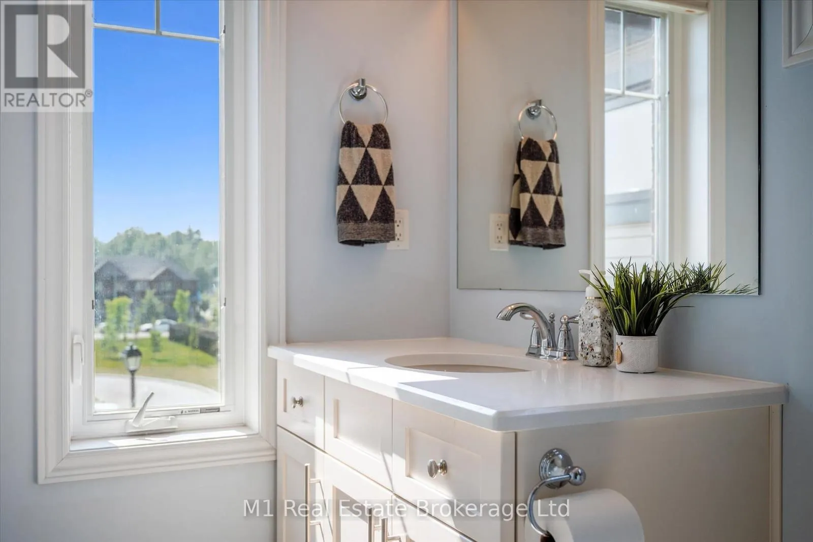22 - 39 KAY CRESCENT, #22