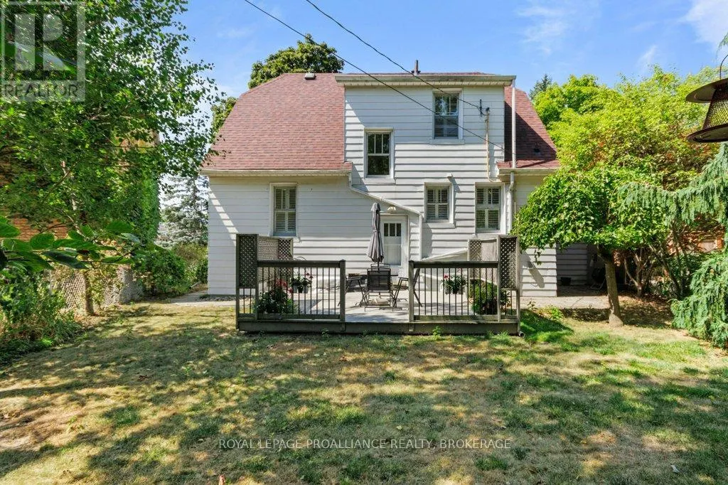 207 COLLEGE STREET