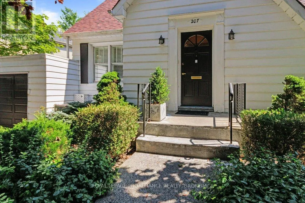 207 COLLEGE STREET