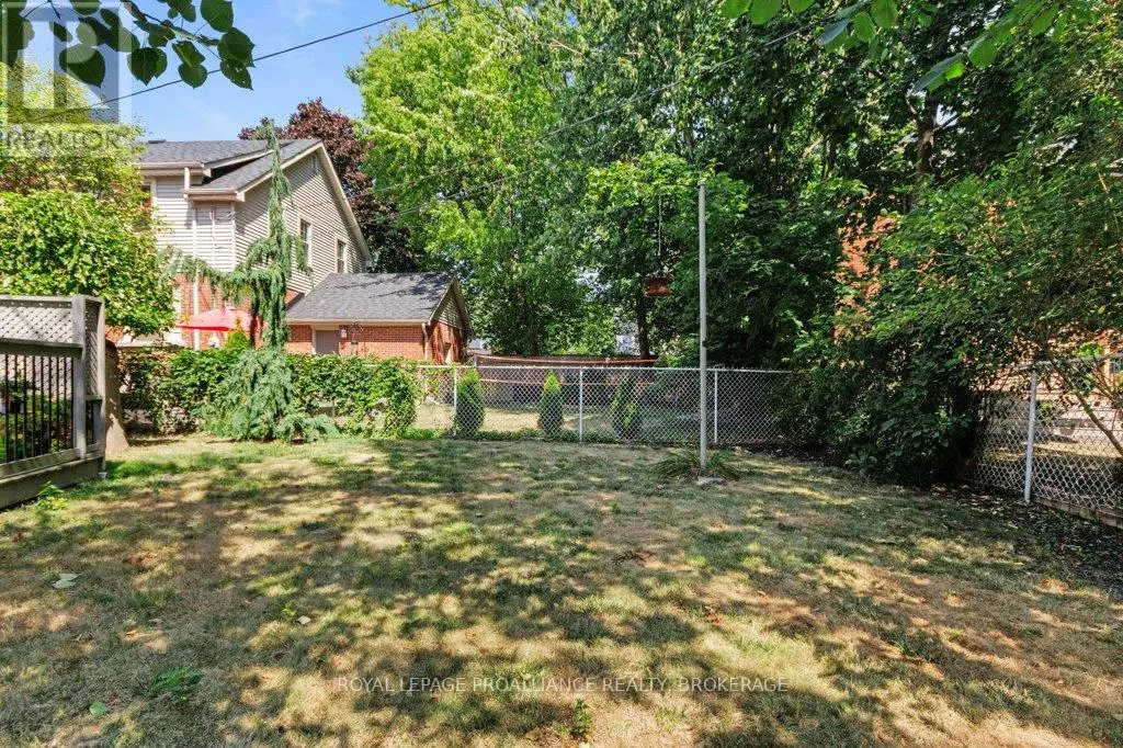 207 COLLEGE STREET