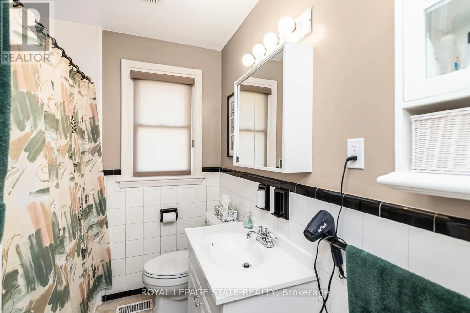 321 EAST 15TH STREET