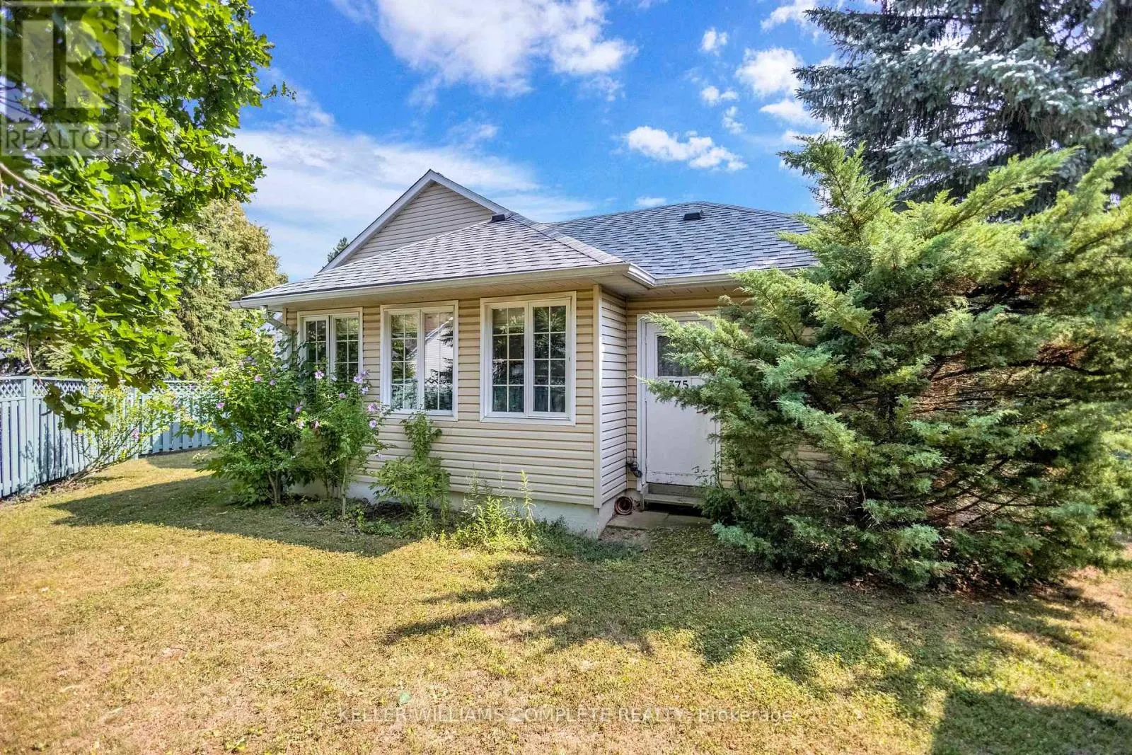 375 SILVERBIRCH BOULEVARD