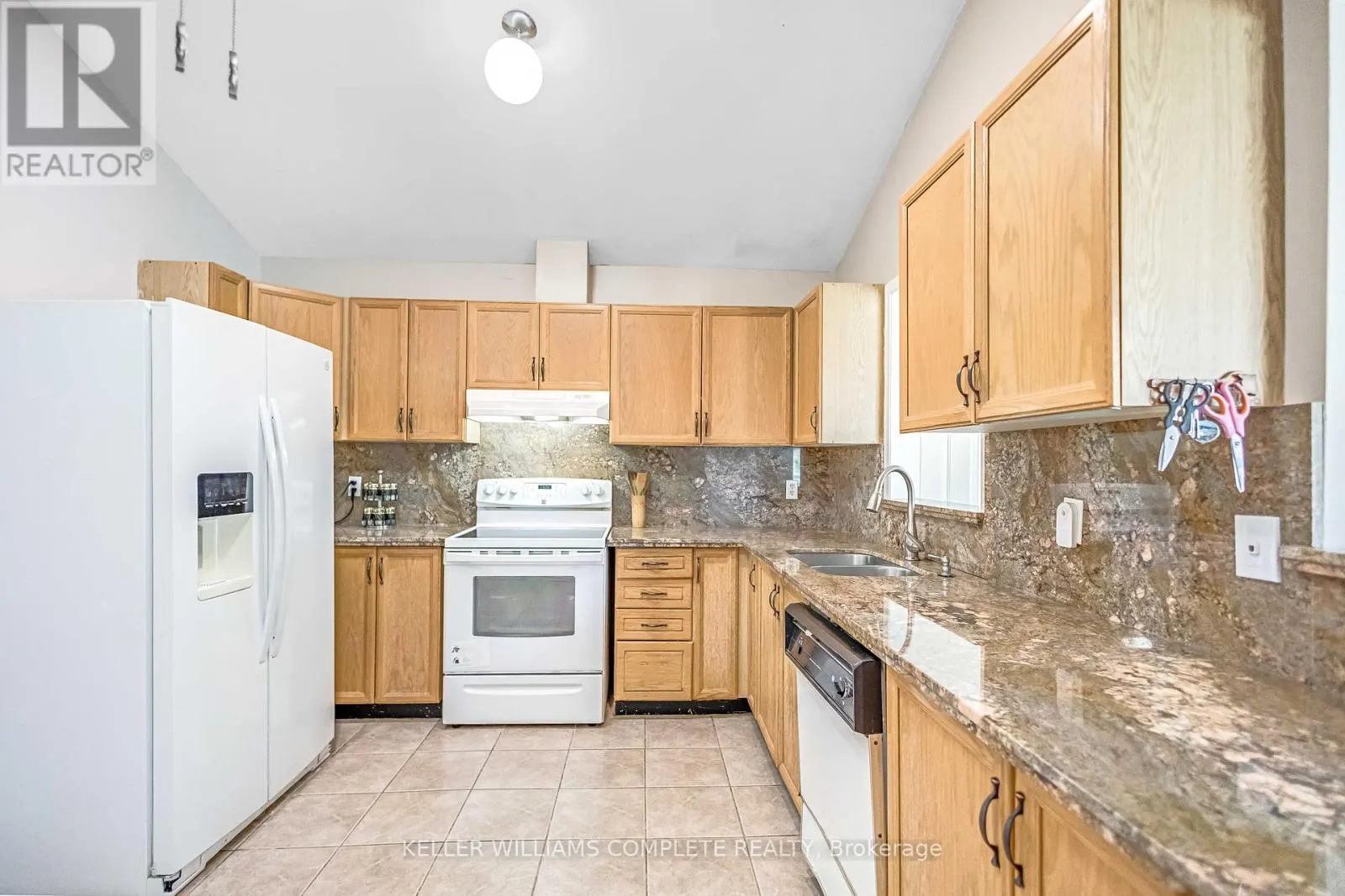 375 SILVERBIRCH BOULEVARD