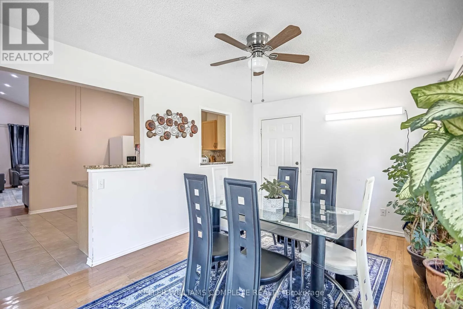 375 SILVERBIRCH BOULEVARD
