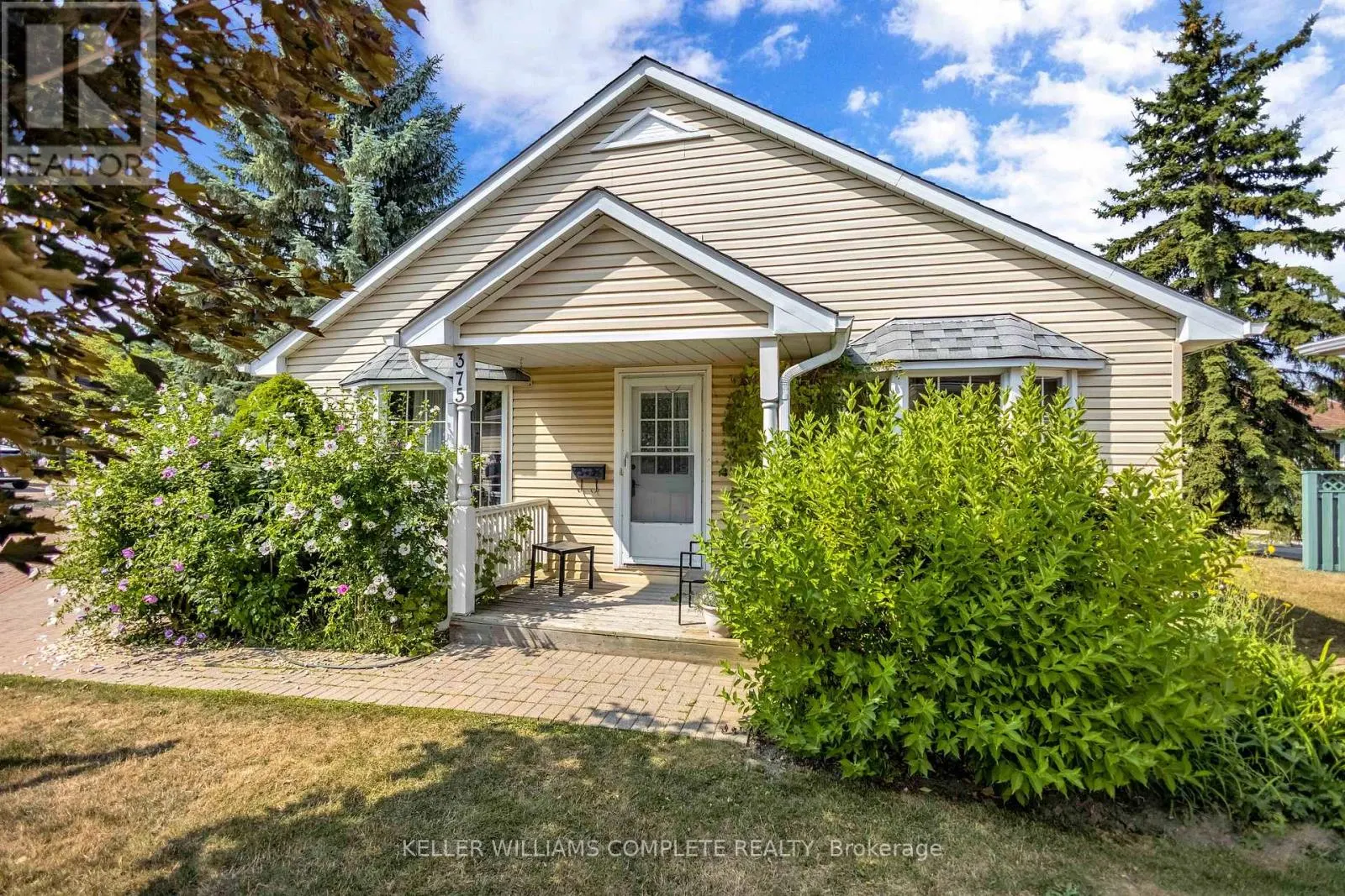 375 SILVERBIRCH BOULEVARD