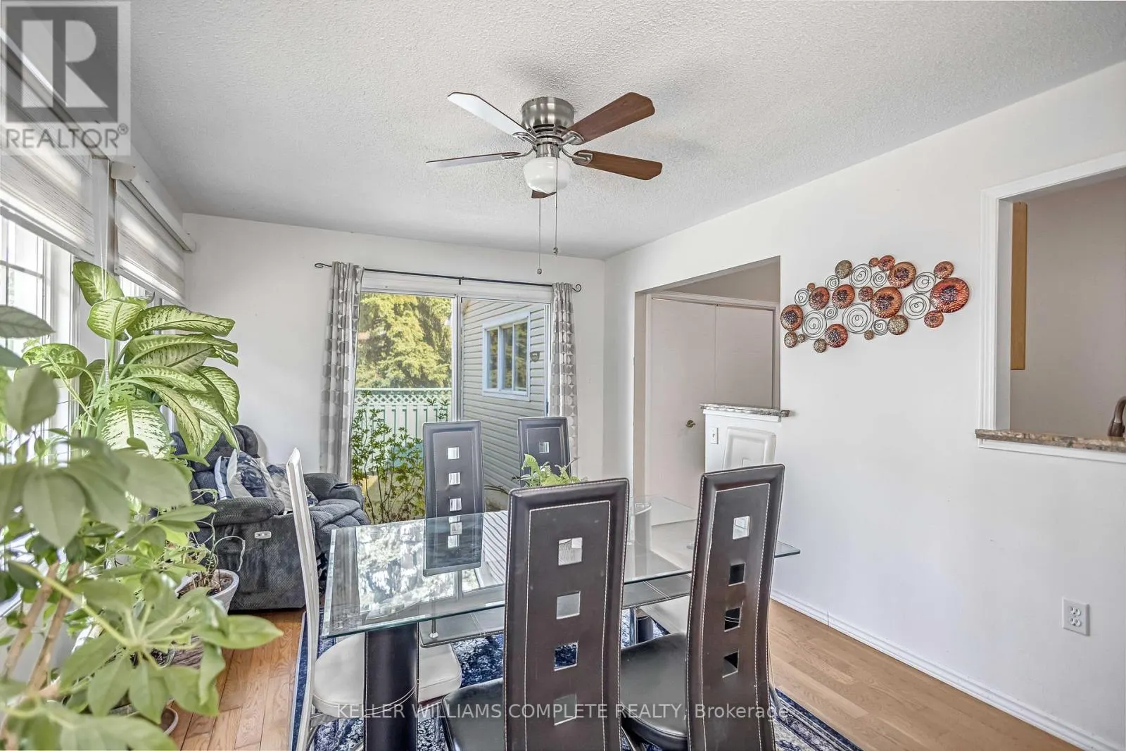 375 SILVERBIRCH BOULEVARD