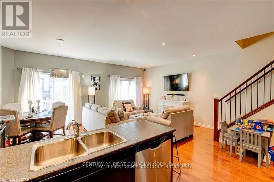 34 - 1016 OAKCROSSING GATE, #34