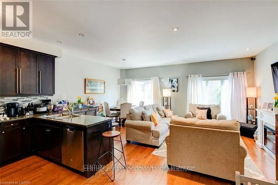 34 - 1016 OAKCROSSING GATE, #34