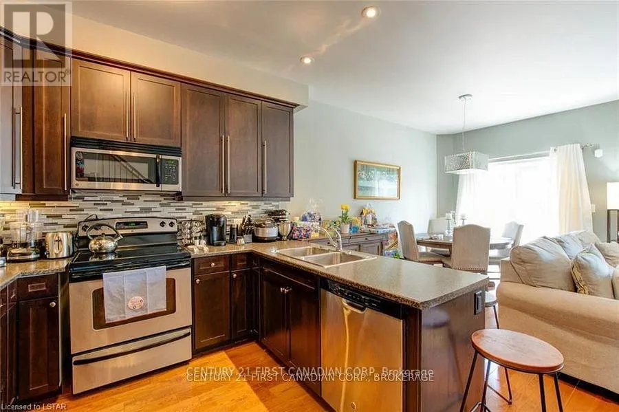 34 - 1016 OAKCROSSING GATE, #34