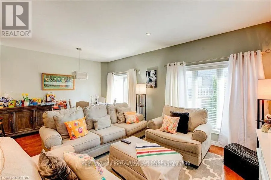 34 - 1016 OAKCROSSING GATE, #34