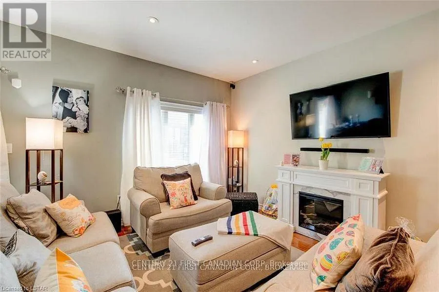 34 - 1016 OAKCROSSING GATE, #34