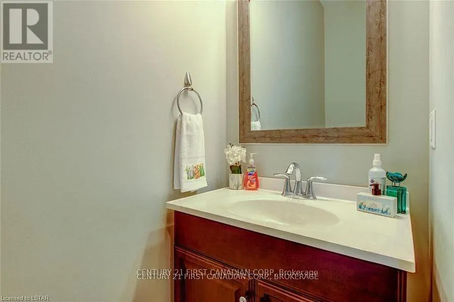 34 - 1016 OAKCROSSING GATE, #34