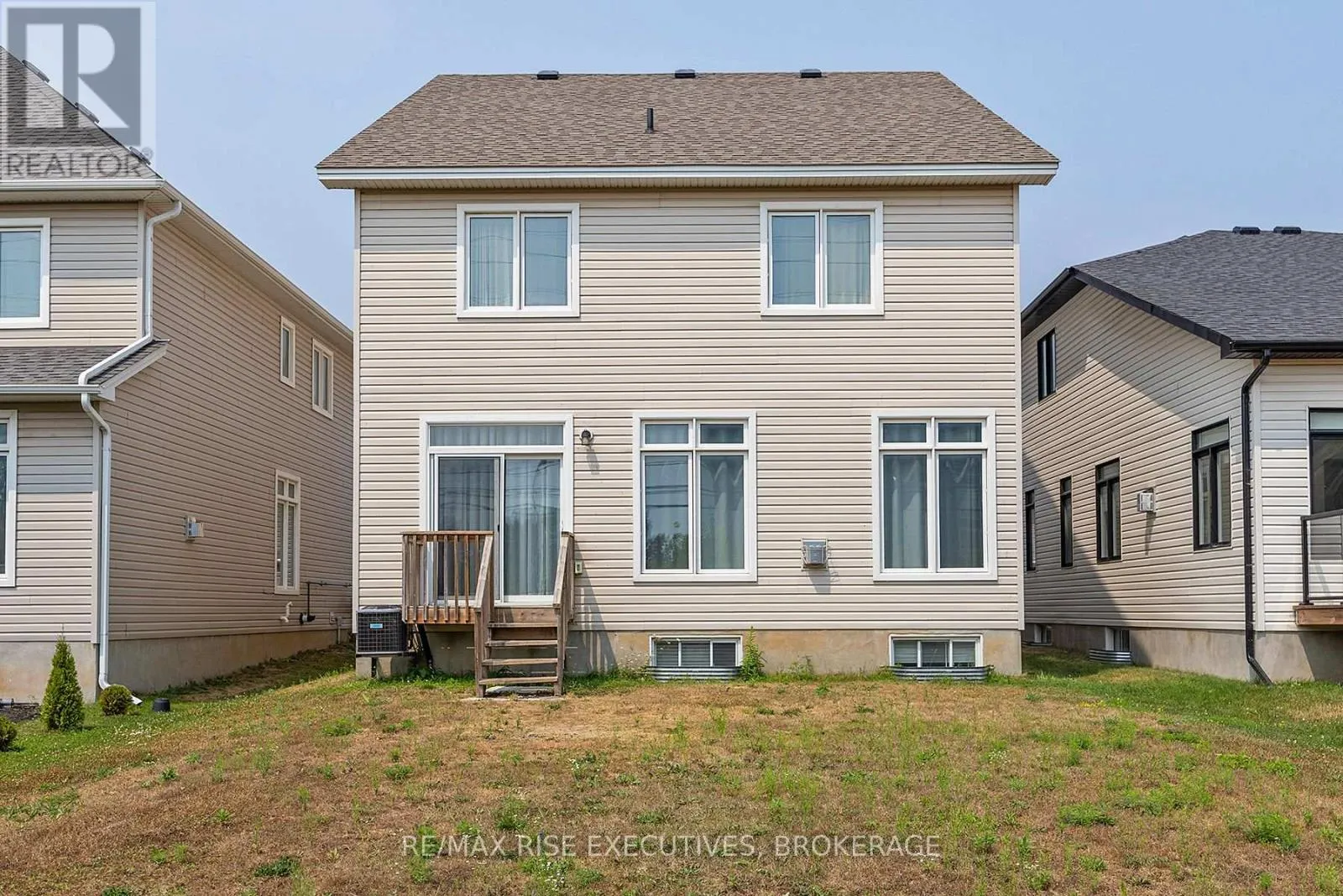 648 HALLOWAY DRIVE