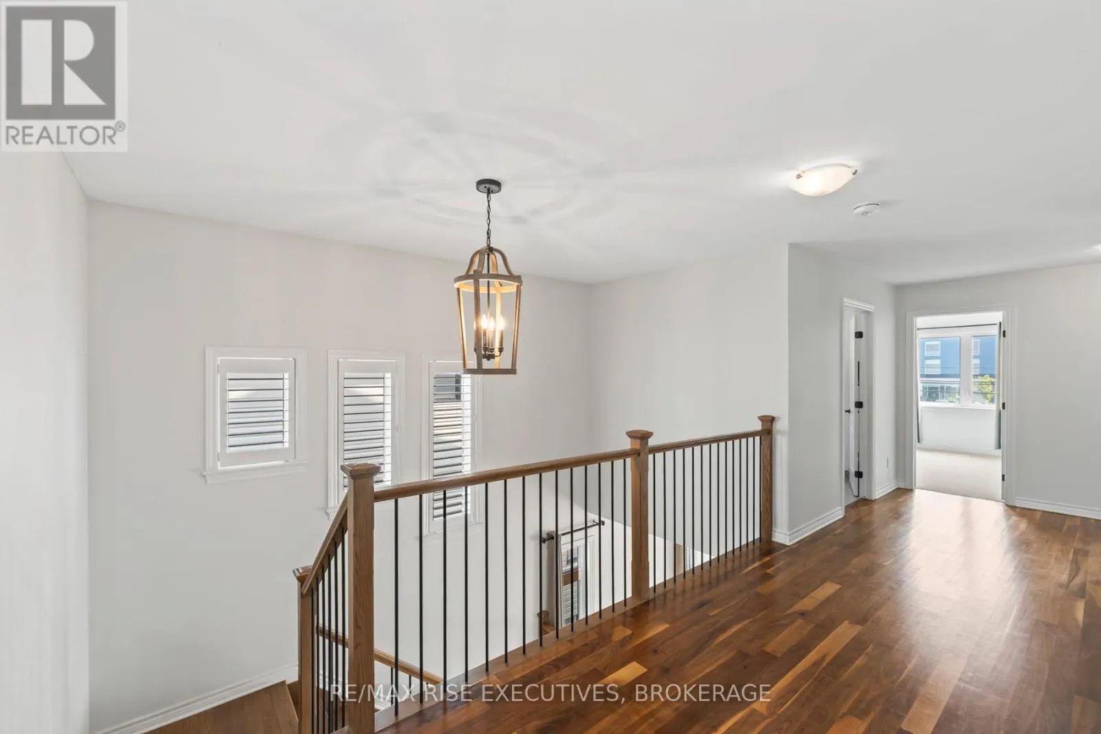 648 HALLOWAY DRIVE
