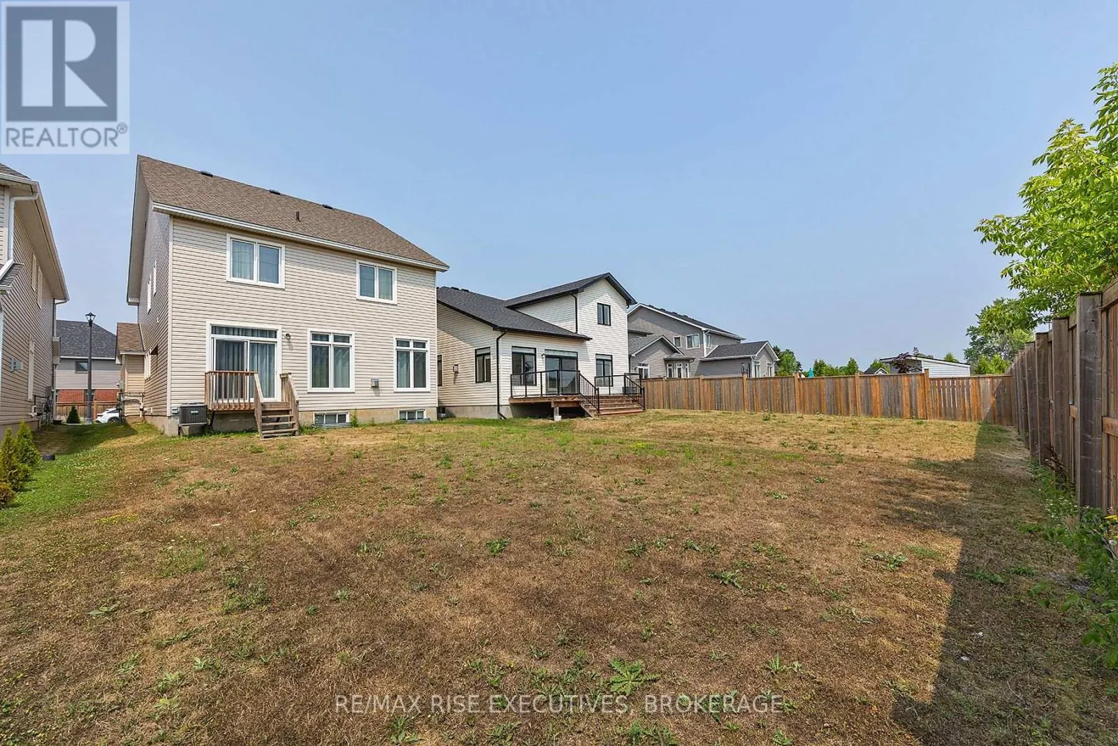 648 HALLOWAY DRIVE