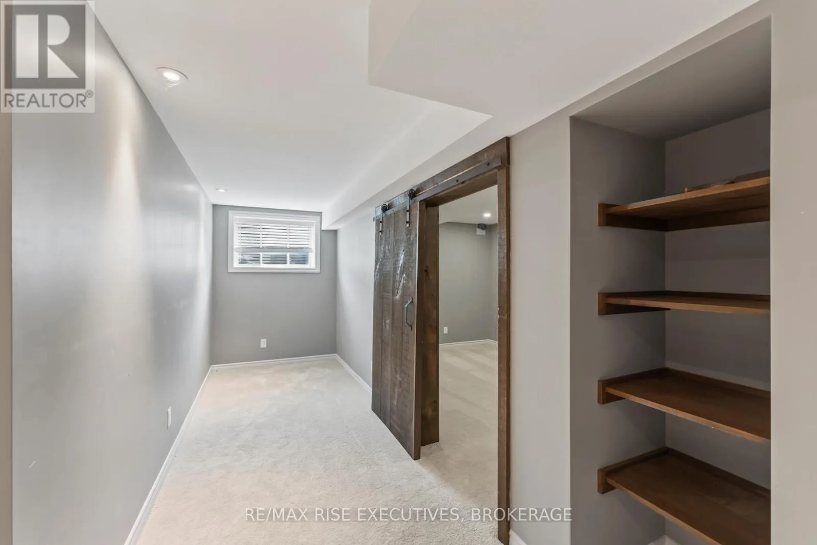 648 HALLOWAY DRIVE