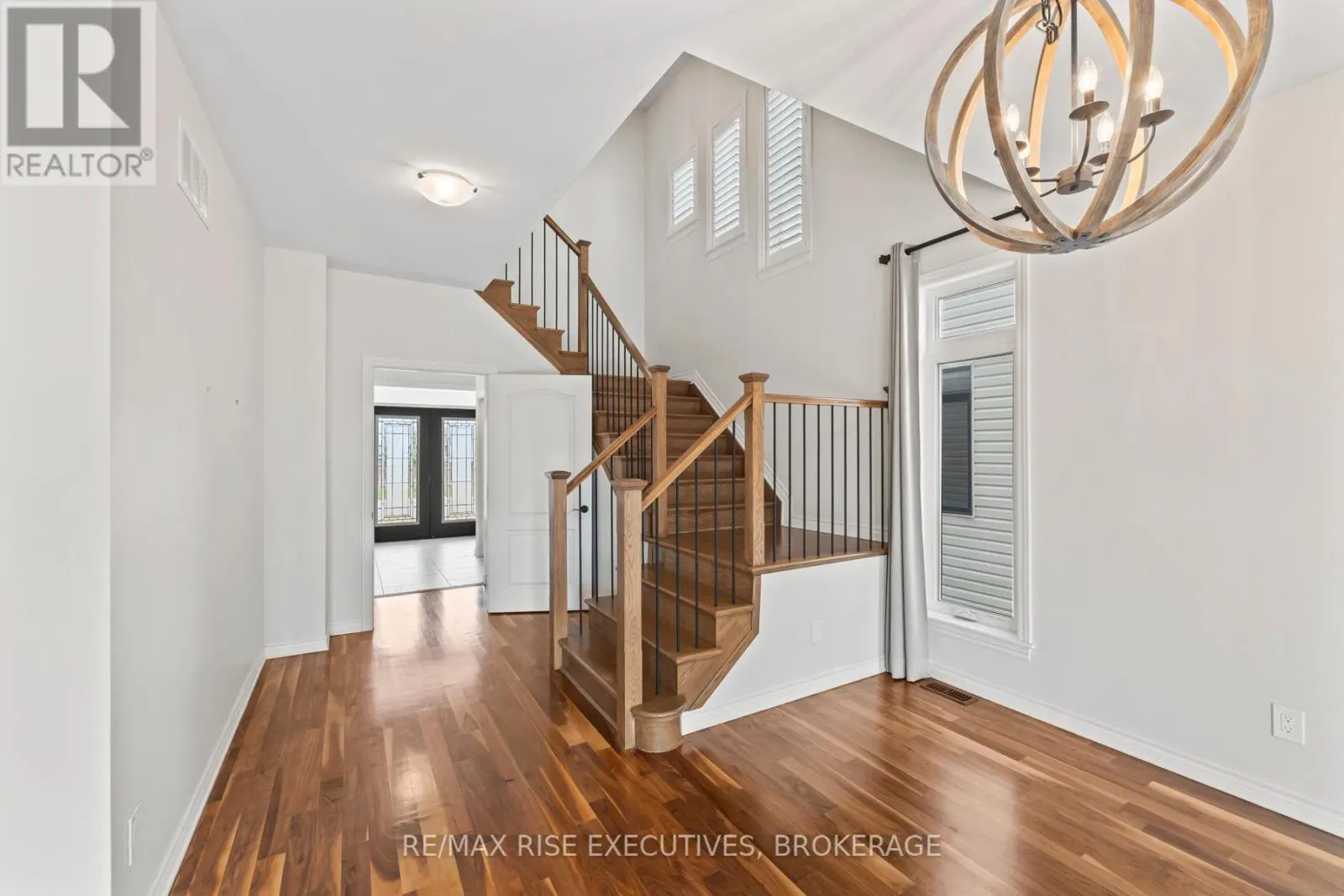 648 HALLOWAY DRIVE