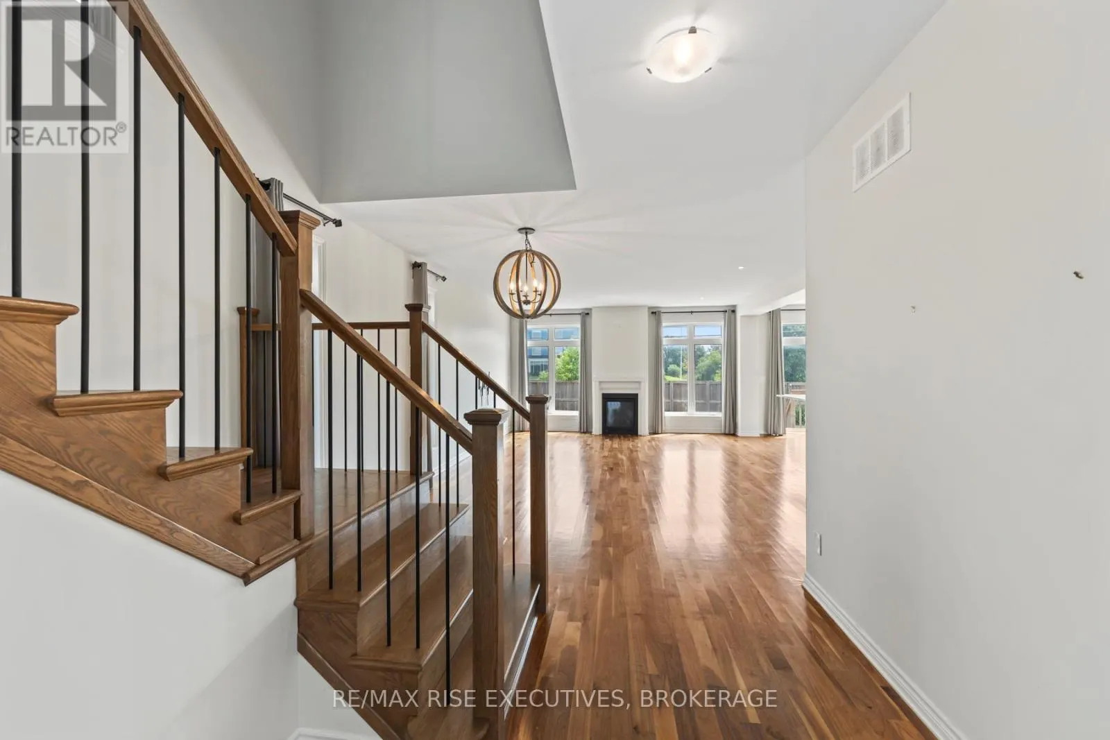 648 HALLOWAY DRIVE