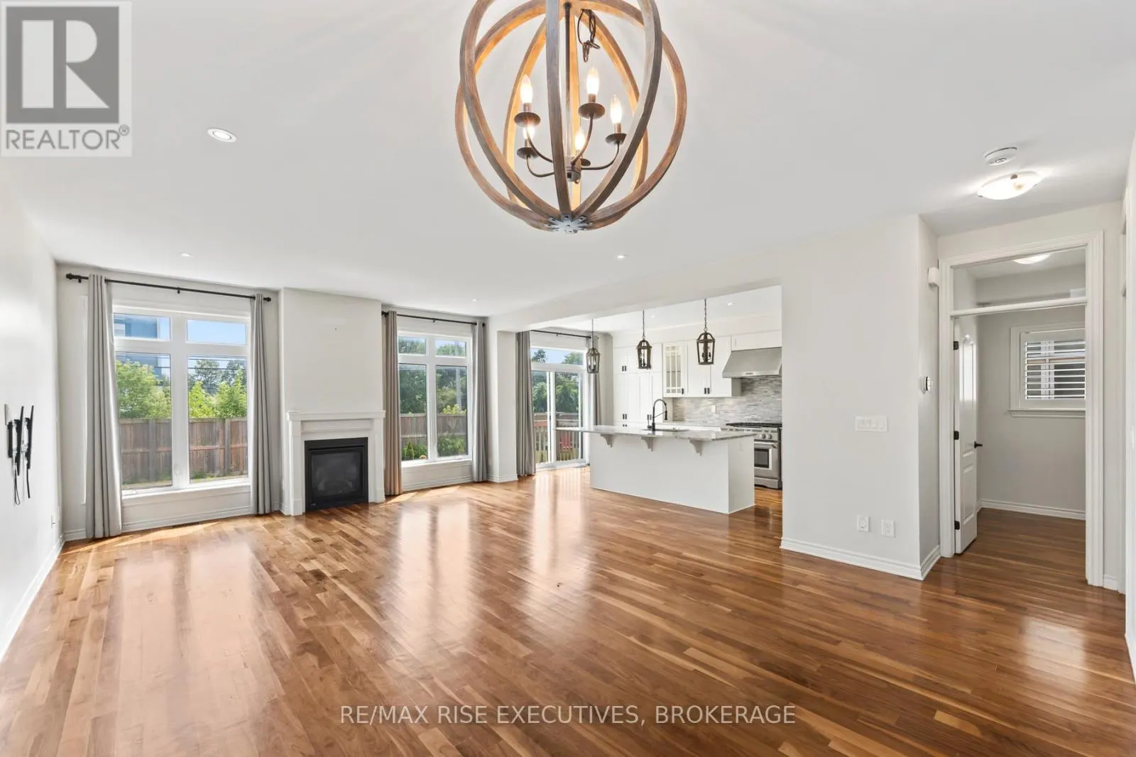 648 HALLOWAY DRIVE
