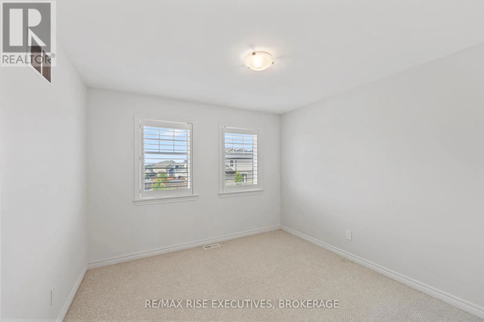 648 HALLOWAY DRIVE