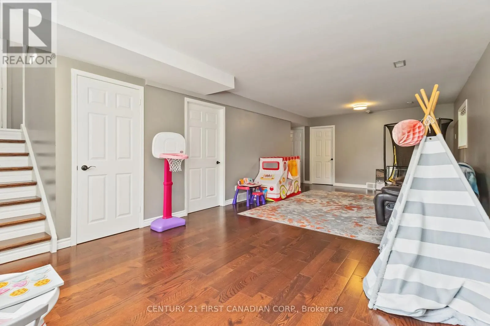 14 BLOSDALE CRESCENT