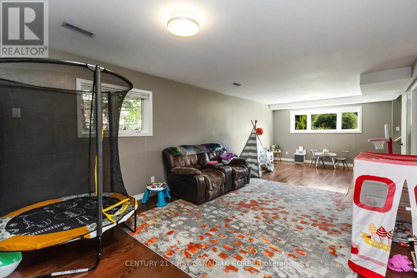 14 BLOSDALE CRESCENT