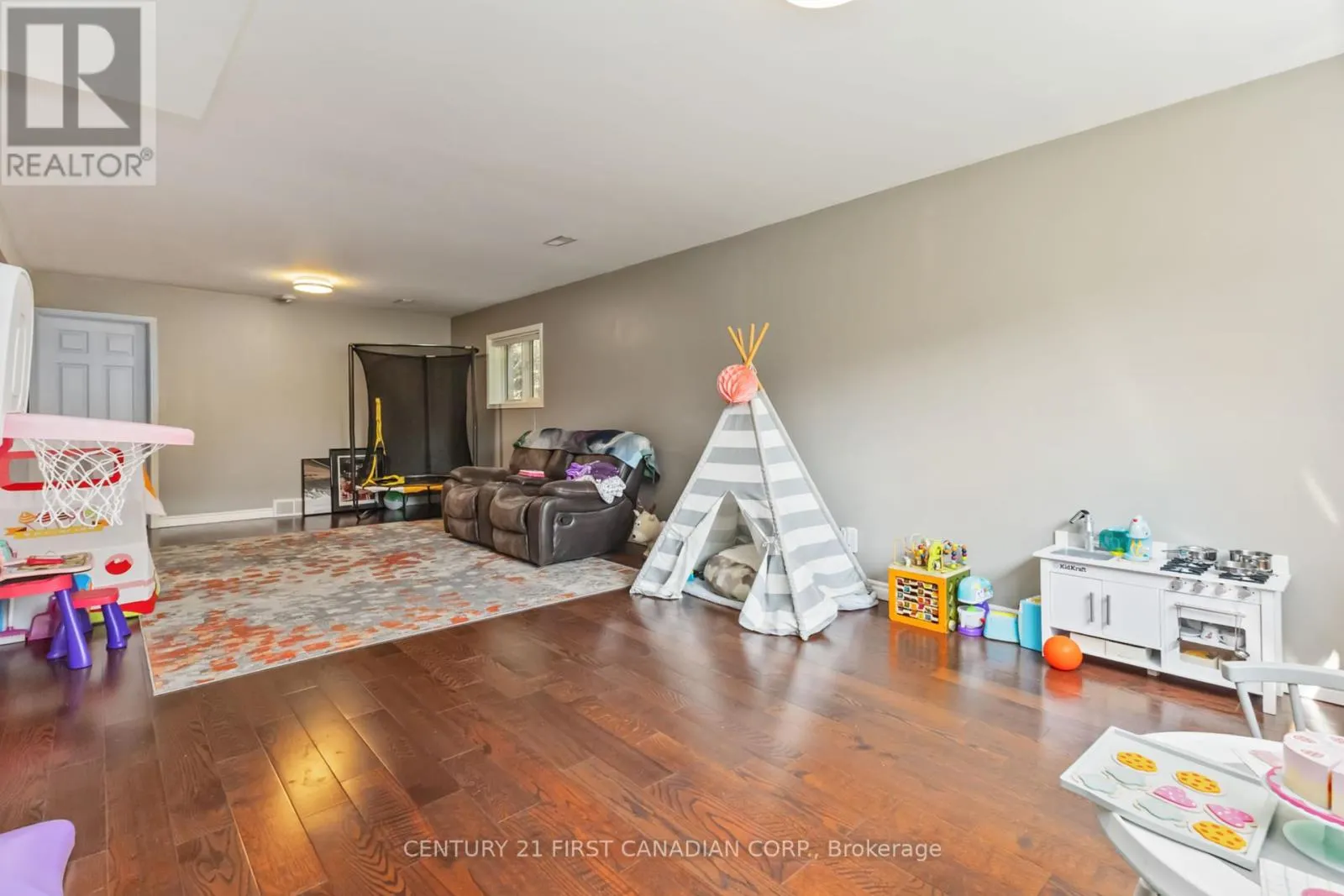 14 BLOSDALE CRESCENT