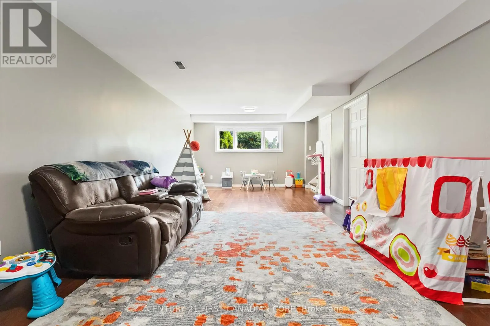 14 BLOSDALE CRESCENT