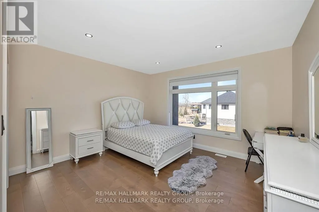 595 SHOREWAY DRIVE