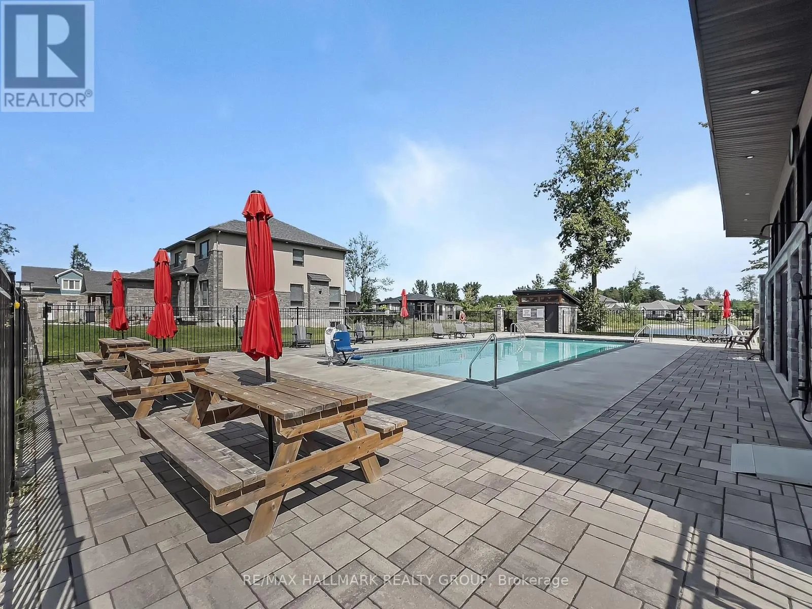 595 SHOREWAY DRIVE